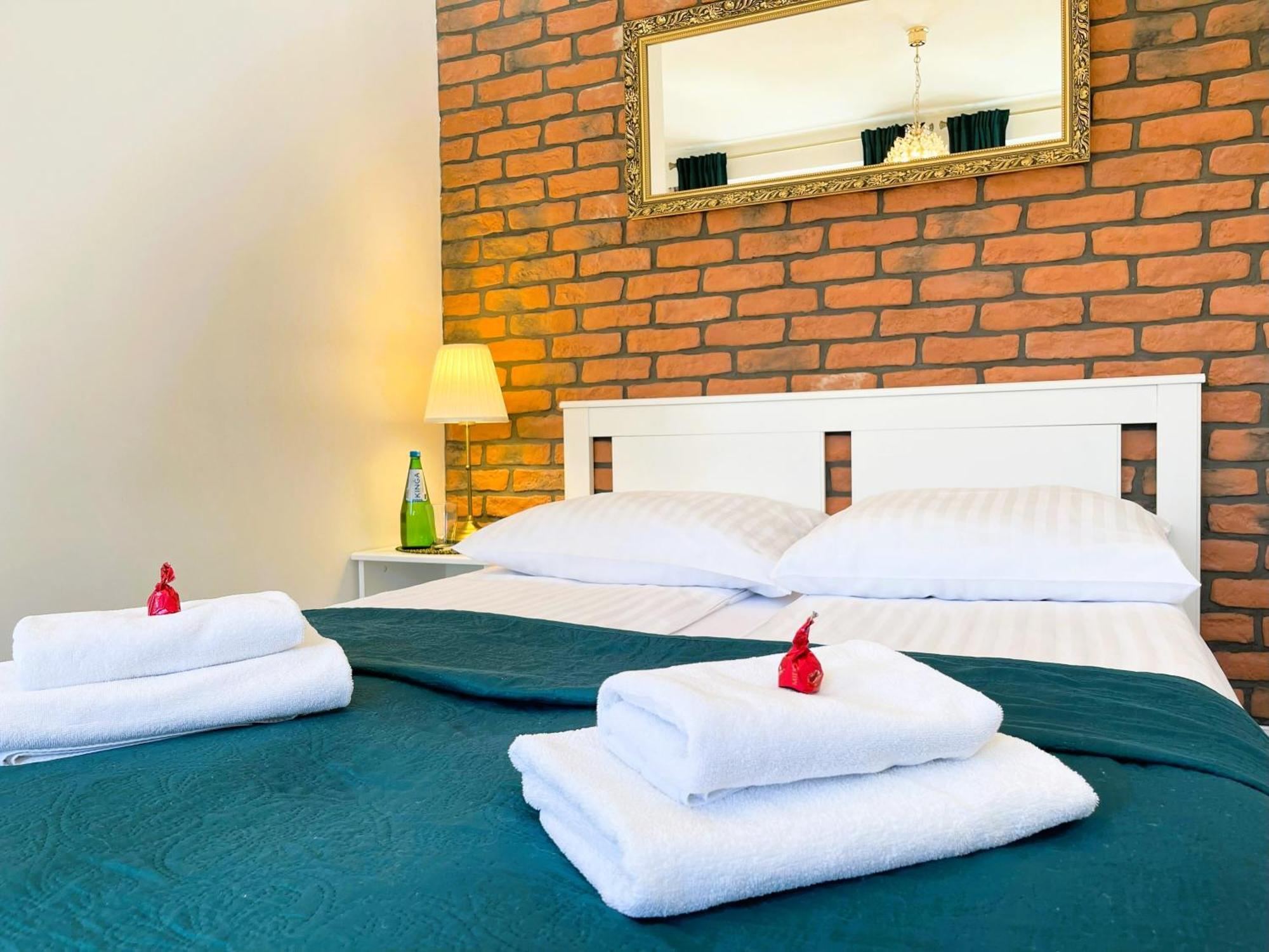H&T Old Town Szeroka 24 Apartment กดัญสก์ ภายนอก รูปภาพ