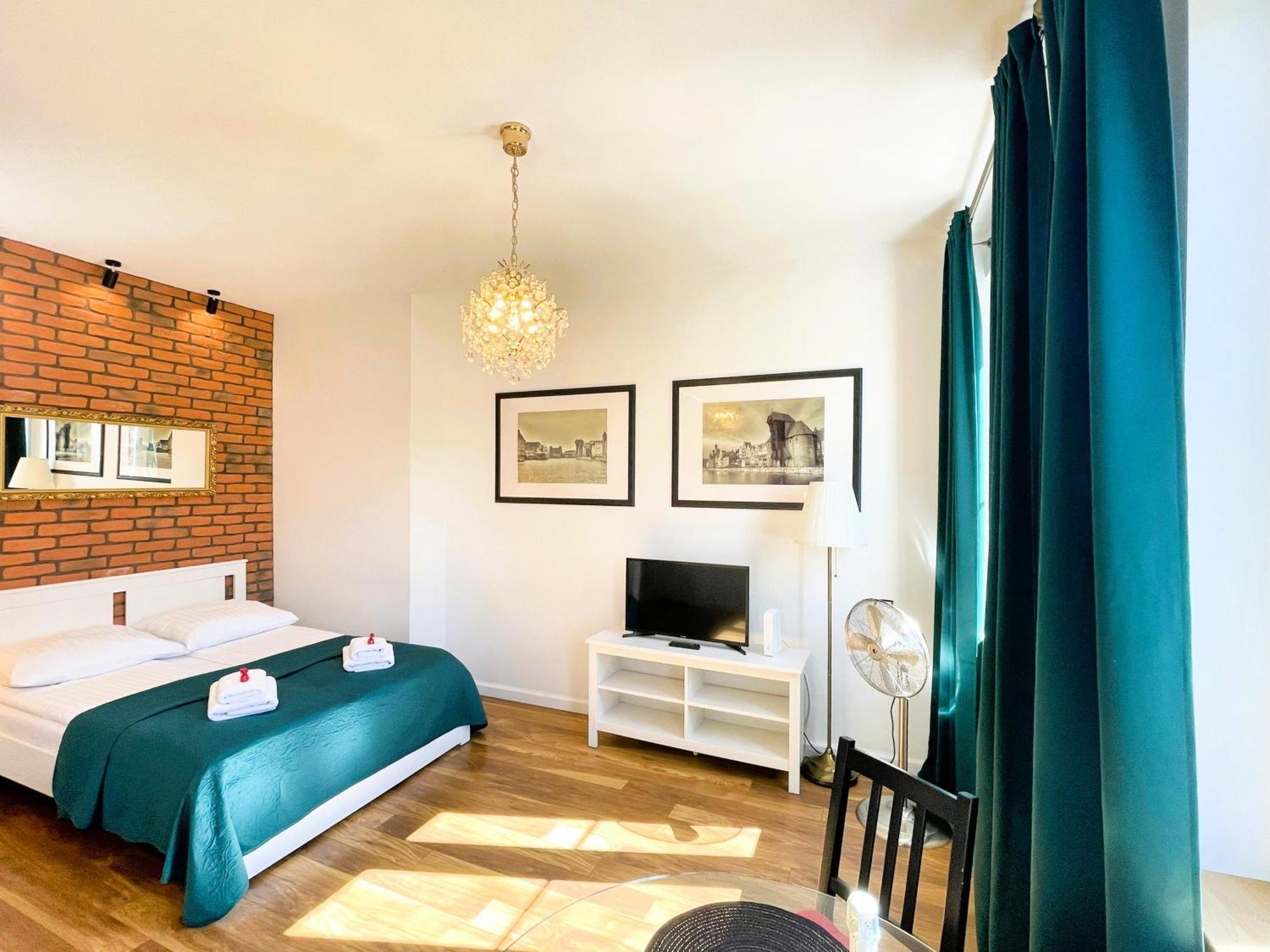 H&T Old Town Szeroka 24 Apartment กดัญสก์ ภายนอก รูปภาพ