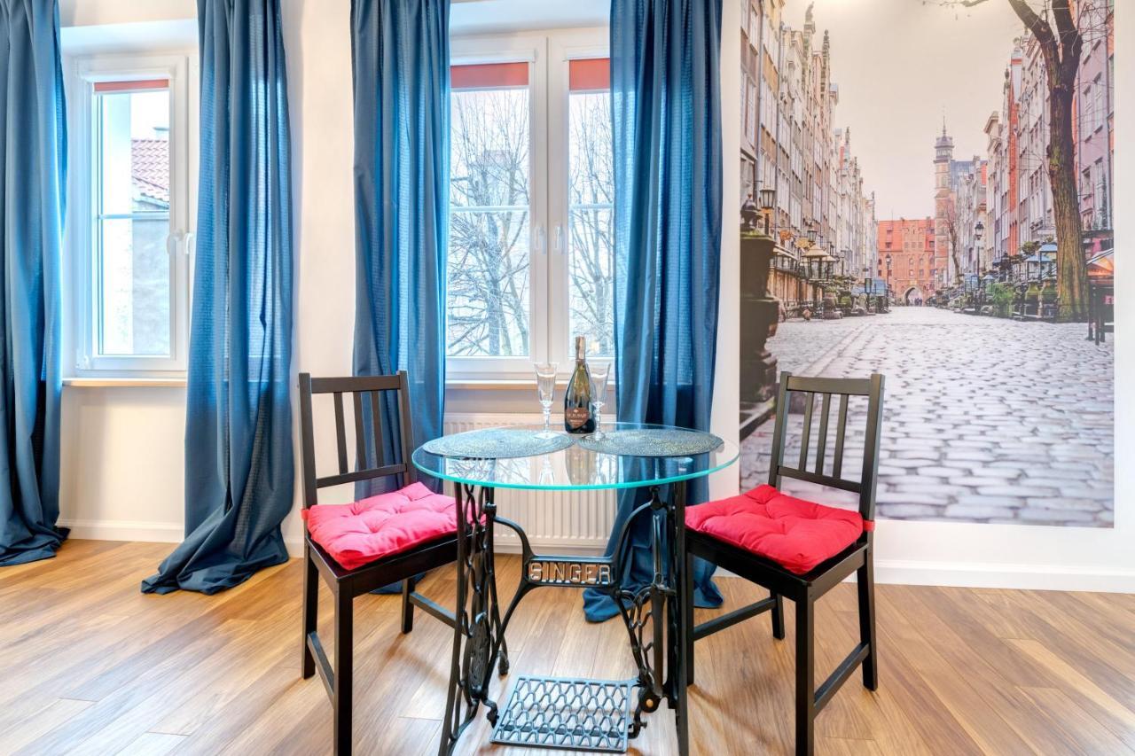 H&T Old Town Szeroka 24 Apartment กดัญสก์ ภายนอก รูปภาพ