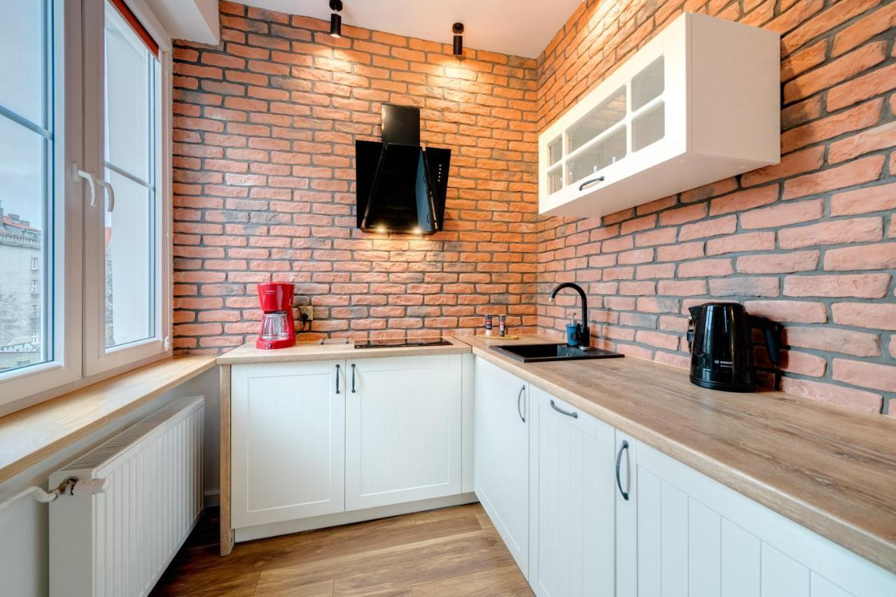 H&T Old Town Szeroka 24 Apartment กดัญสก์ ภายนอก รูปภาพ
